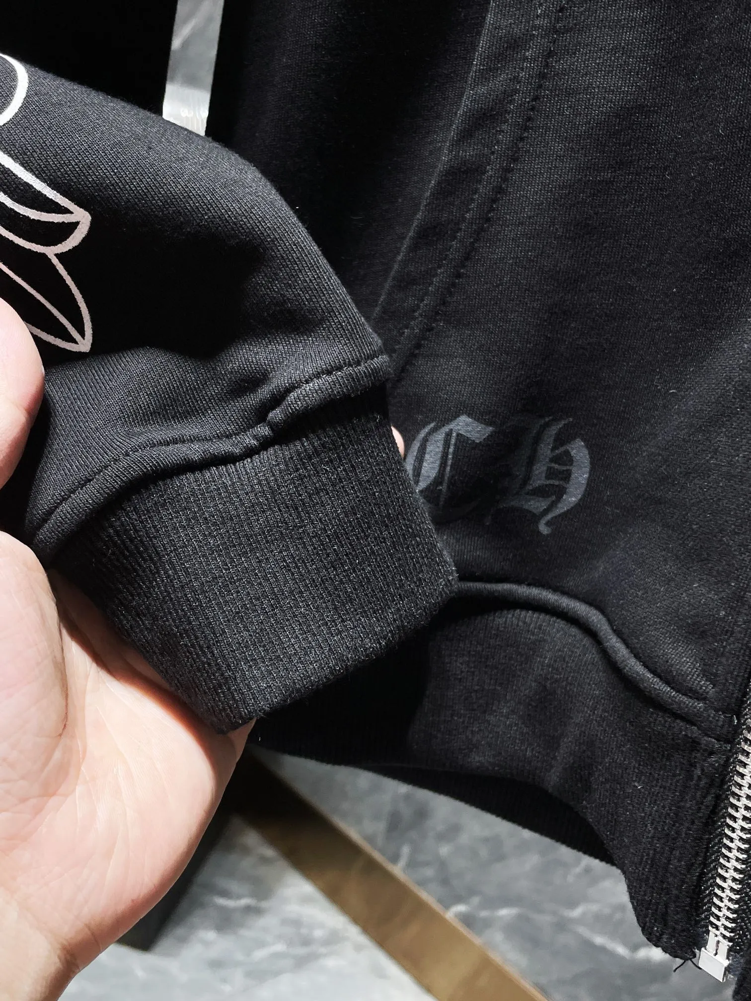 P260 Chrome Hearts Autumn and Winter 2025 simultaneous sale at counters❤️ Chrome Hearts scroll logo simple classic hooded sweatshirt Imported glue printing and dyeing Specially customized version of 1:1 high weight fabric Recommended color: black white Size: S, M, L, XL